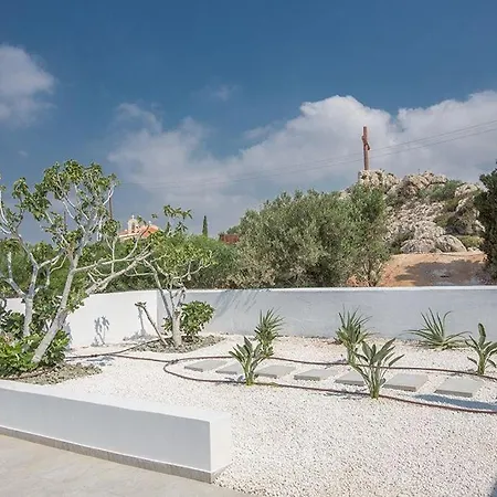 Nepou - Beautiful 4 Bedroom - Located In With Private Pool Villa *