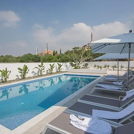 Nepou - Beautiful 4 Bedroom - Located In With Private Pool Ayia Napa