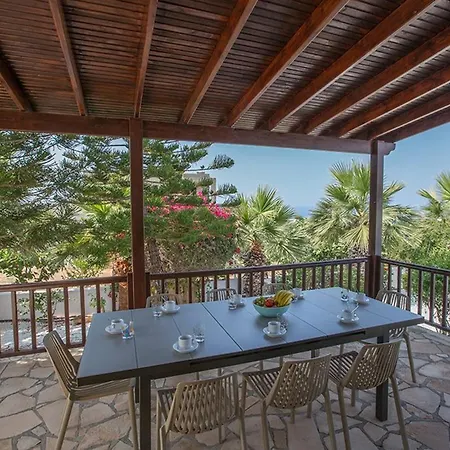 Nepou - Beautiful 4 Bedroom - Located In Villa Ayia Napa