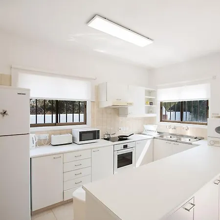 Nepou - Beautiful 4 Bedroom - Located In With Private Pool Villa *