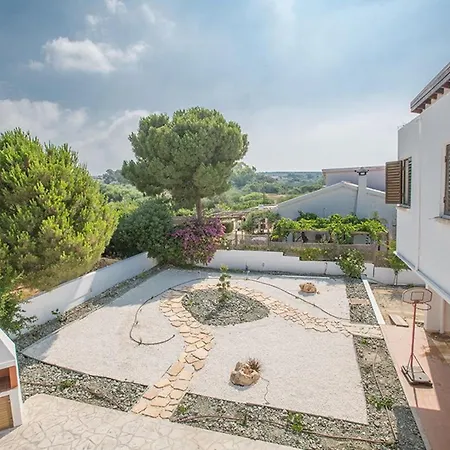 Villa Nepou - Beautiful 4 Bedroom - Located In Ayia Napa