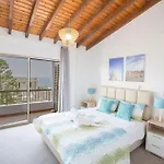 Nepou - Beautiful 4 Bedroom - Located In أيا نابا
