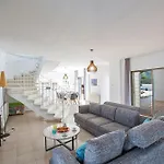 Nepou - Beautiful 4 Bedroom - Located In فيلة *