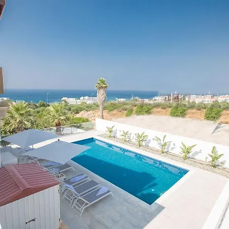 Βίλα Nepou - Beautiful 4 Bedroom - Located In With Private Pool *